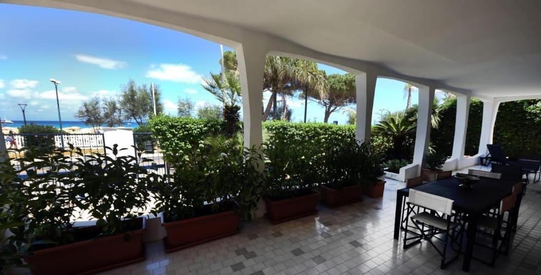 Villa Azzurra Beachfront Mondello - Palermo Eksteriør billede