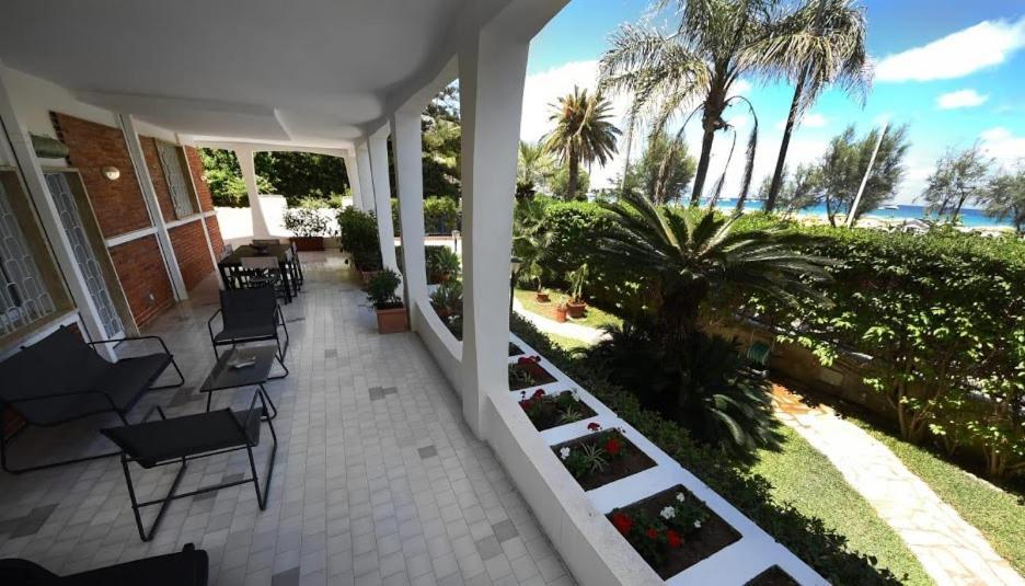 Villa Azzurra Beachfront Mondello - Palermo Eksteriør billede