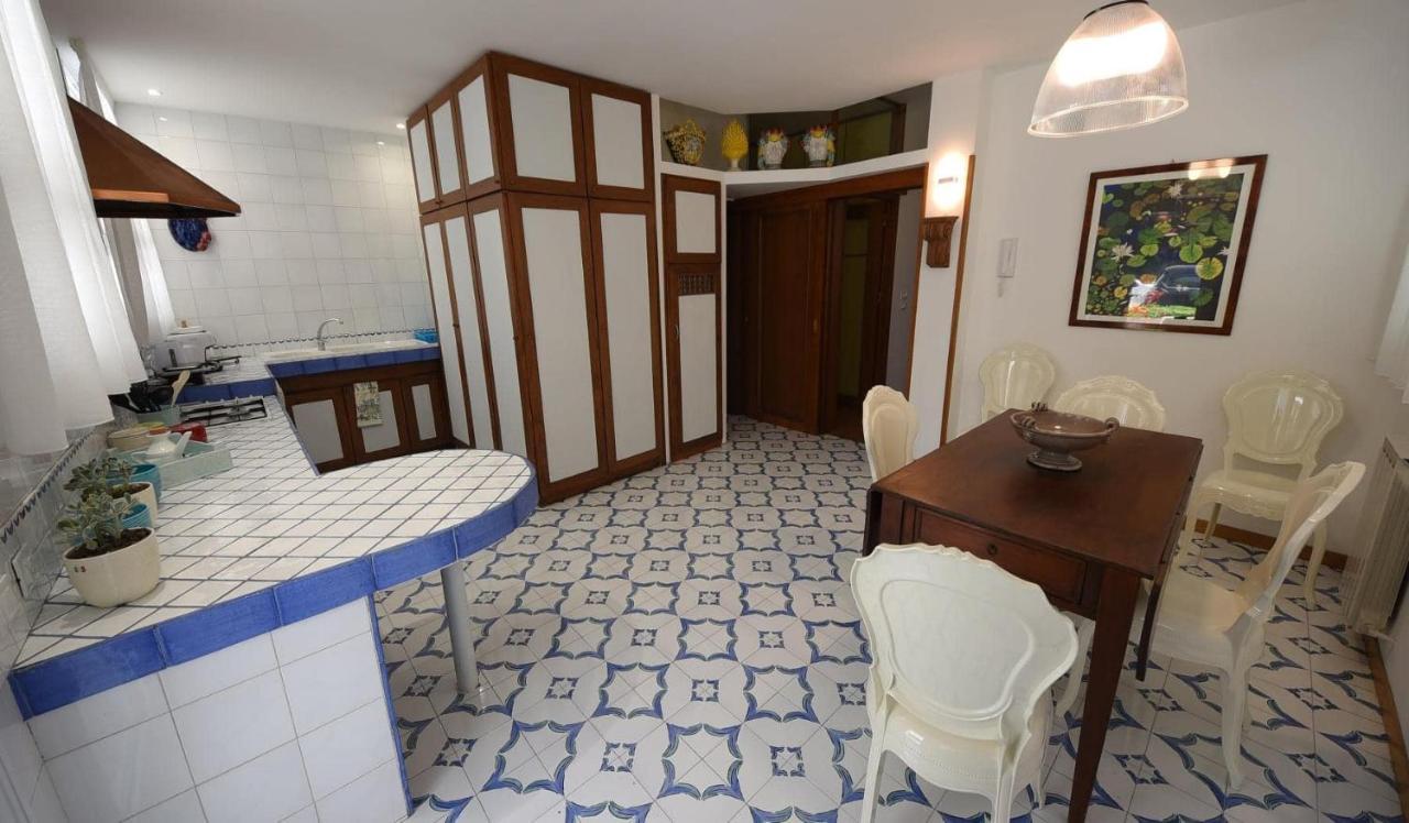 Villa Azzurra Beachfront Mondello - Palermo Eksteriør billede